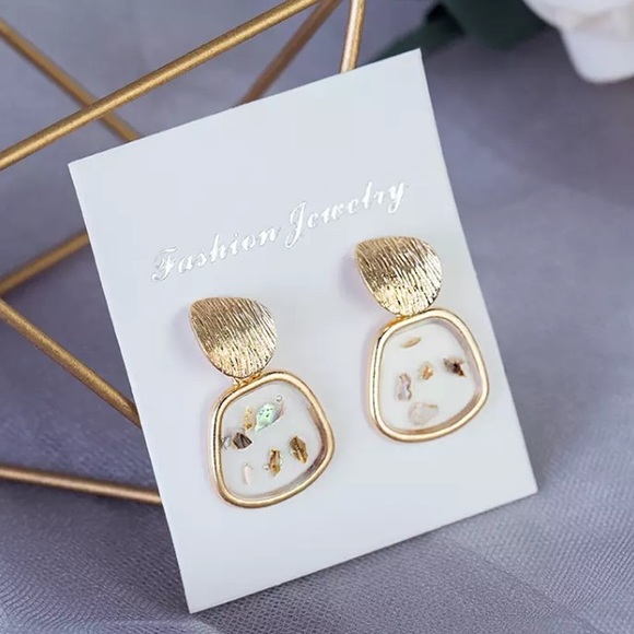 ⚜️[𝟯/$𝟭𝟴]⚜️Acrylic Resin Geometric Earrings NEW - Picture 4 of 9